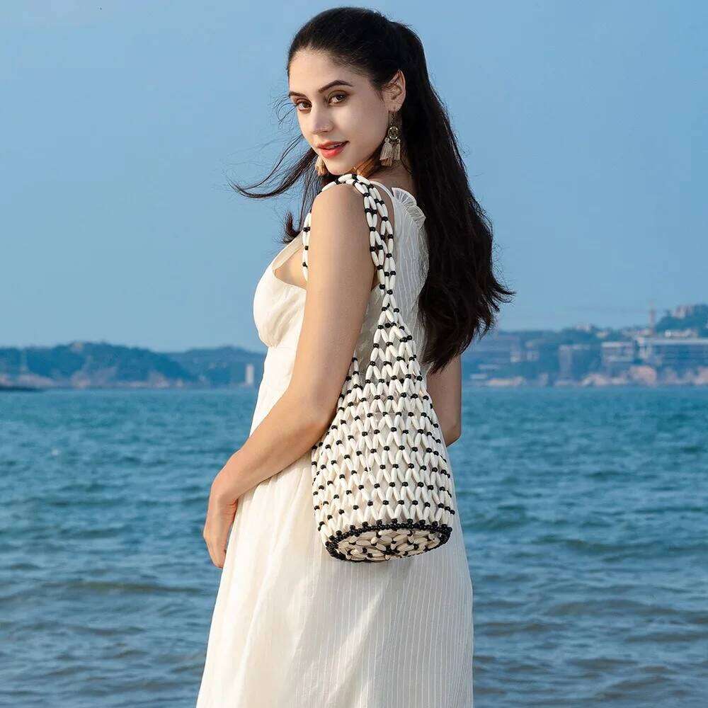 Women Beaded Summer Design Hollow-Out Wooden Bead Tote Bucket Shoulder Bag Female Beach Handbag