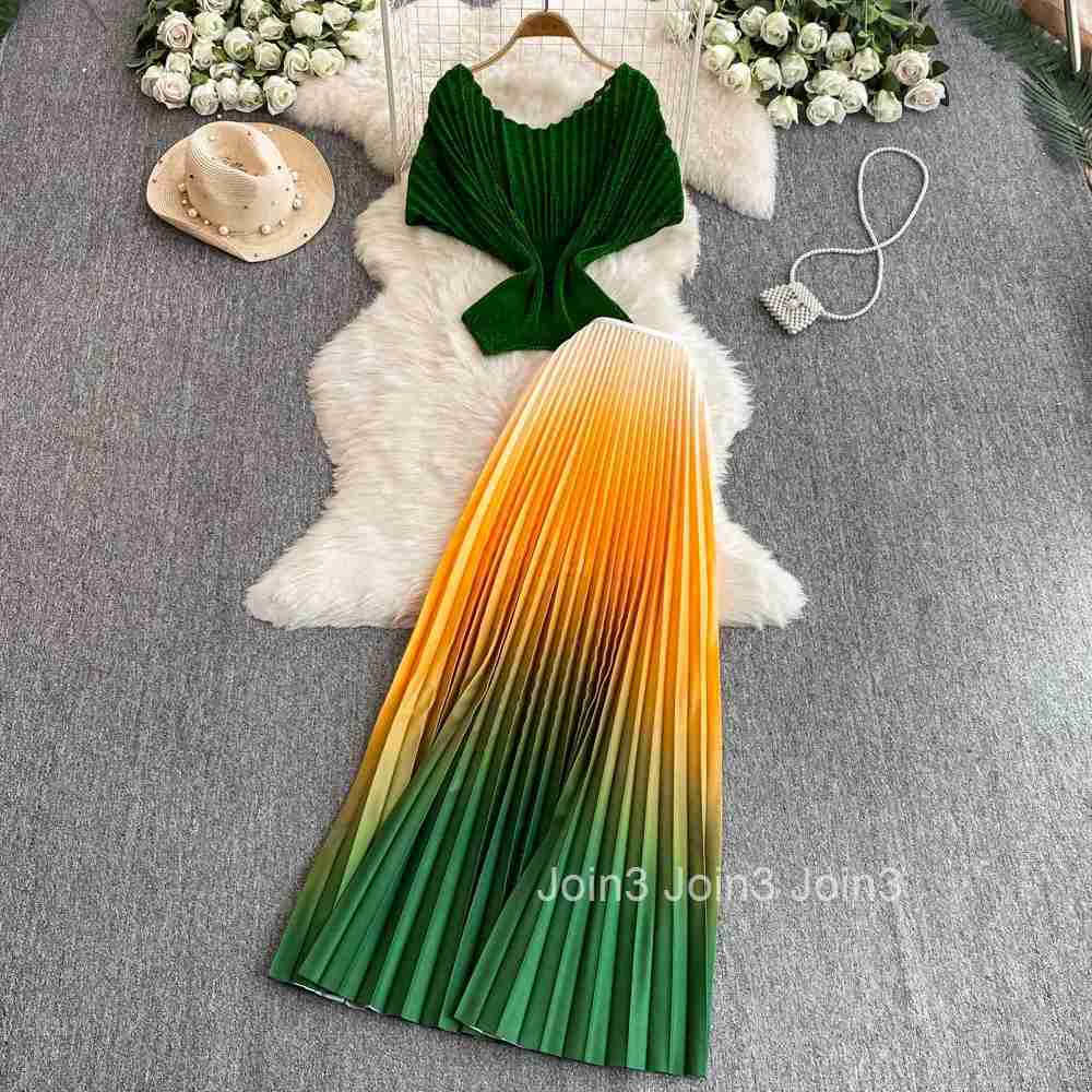 Summer Women Clothing Vintage 2 Piece Set Skirt Outfits Roupas Femme Short Sleeve Irregular Tops Gradient Pleated Skirts Suit