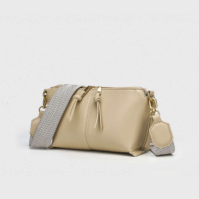 Z Brand Shell 2025 New Women's Simple Crossbody Versatile Fashion Commuter Shoulder Small Bag
