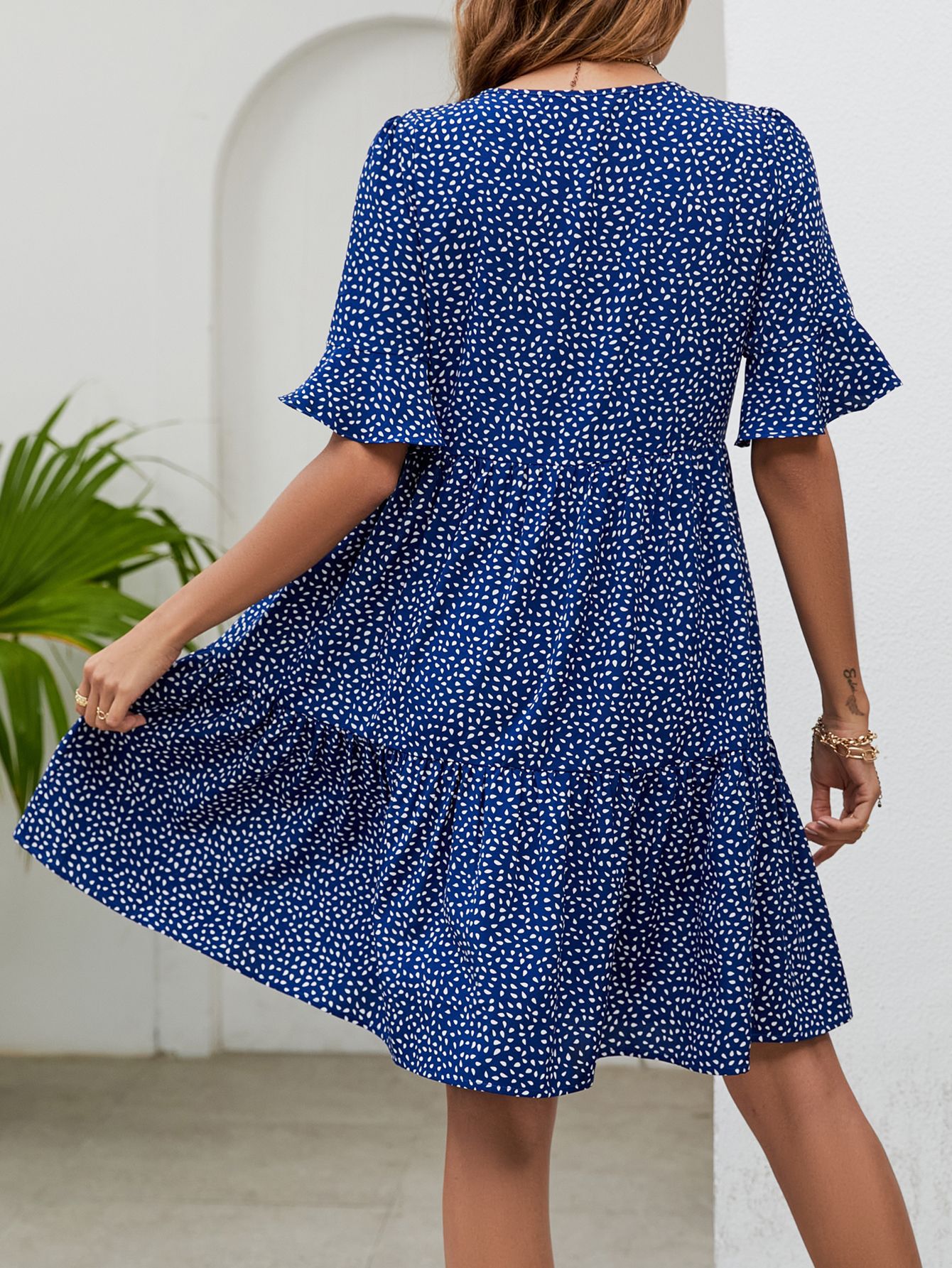 M622New foreign trade hot-selling dress V-neck trumpet sleeve printed casual holiday dress