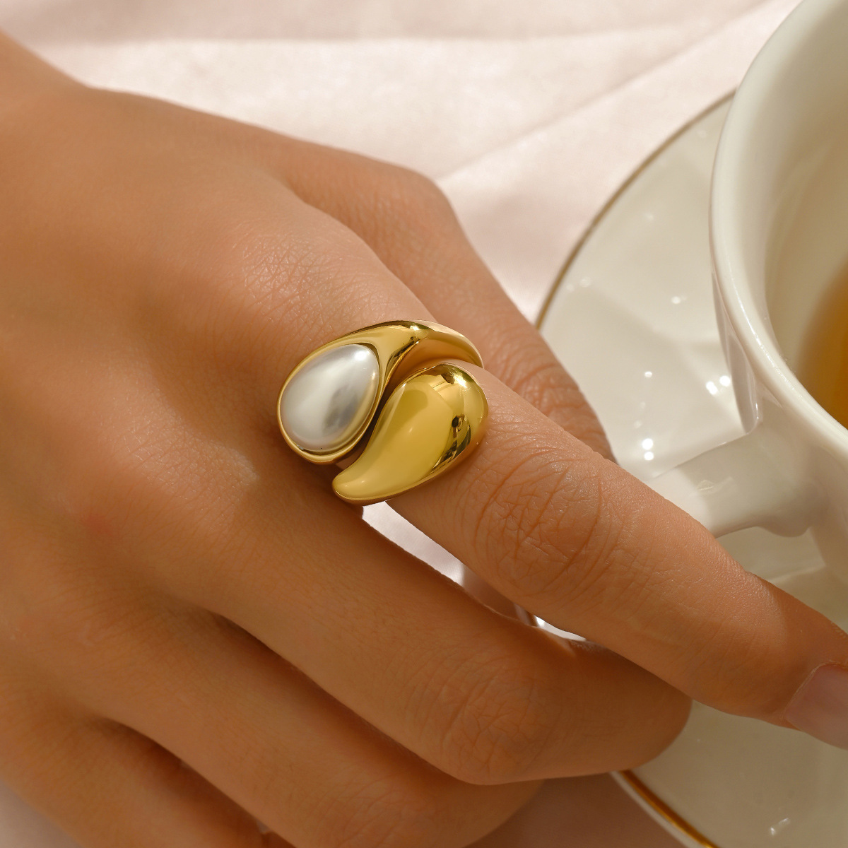 Inlaid Pearl Design Open Versatile High-End Sense Ring