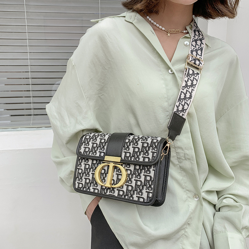 Free shipping 2025 new designer Shoulder Bags for womans ladies flap lady fashion handbag womenWide shoulder strap square bag crossbody Underarm messenger bag