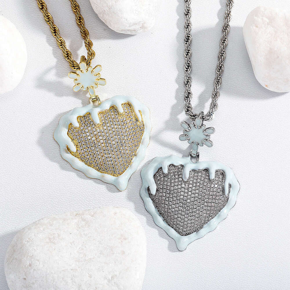 Hip Hop Drip Sweater Chain Oil Painting Glow Live Heart Fashion Disco Pendant Necklace