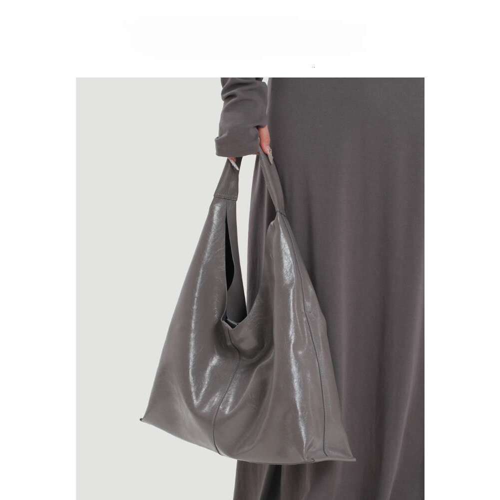 .luxury bag Leather handbag one shoulder bags women's 2025 new model niche capacity commuter shoulder and armpit bag