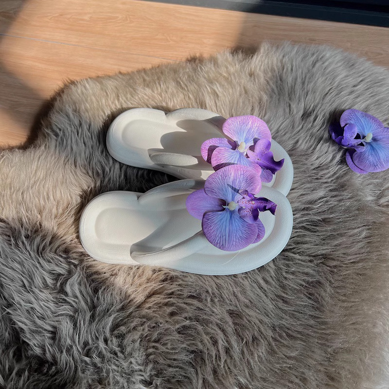 Luxury Brand Designer Shoes Sandals Trendy Ins Style Butterfly Orchid Flip-Flops For Women New Summer Non-Slip Flat Fashion Beach Sandals