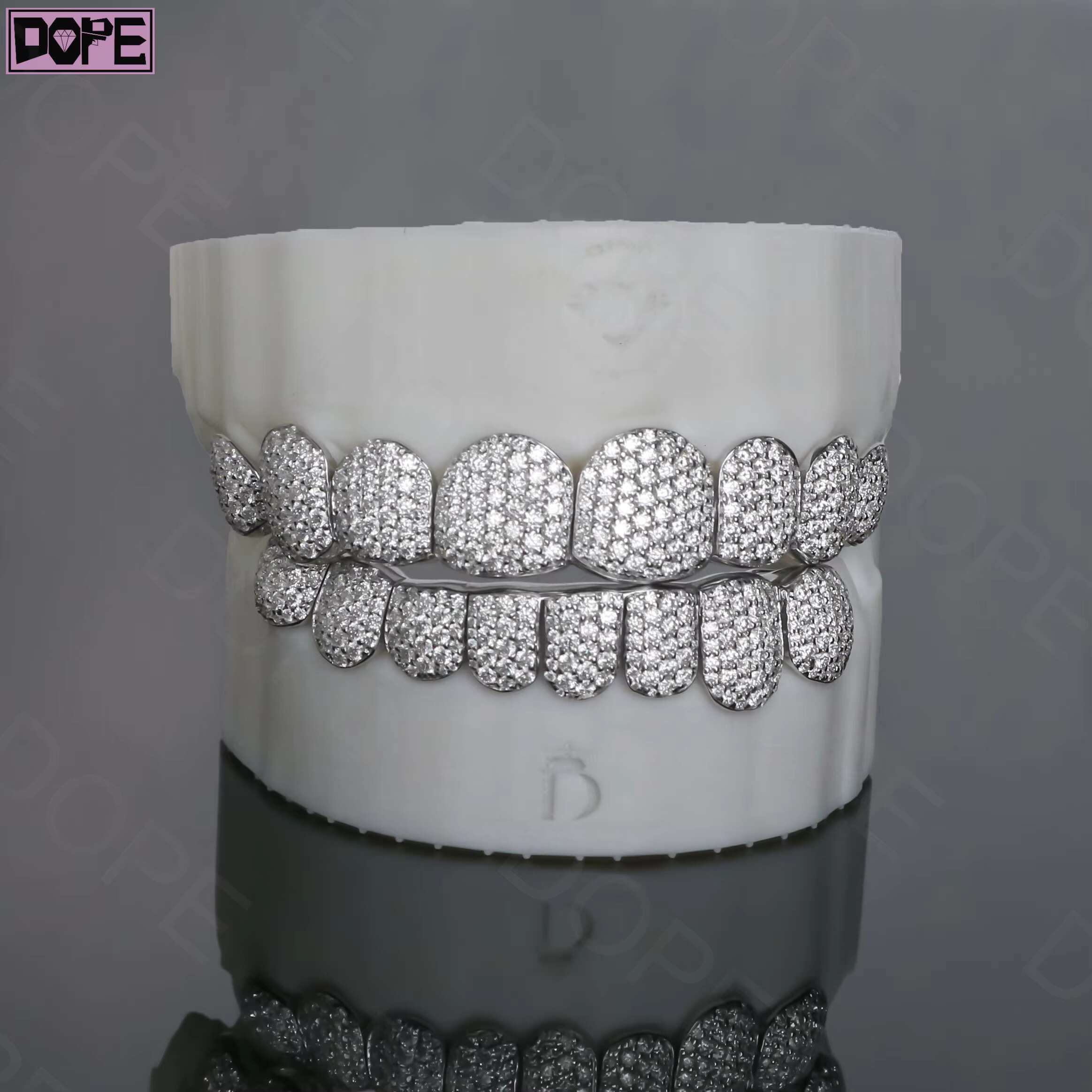 Customized 16 Teeth Iced Out Grillz 14k White Gold Plated Men Women 925 Silver D VVS Moissanite Grillz