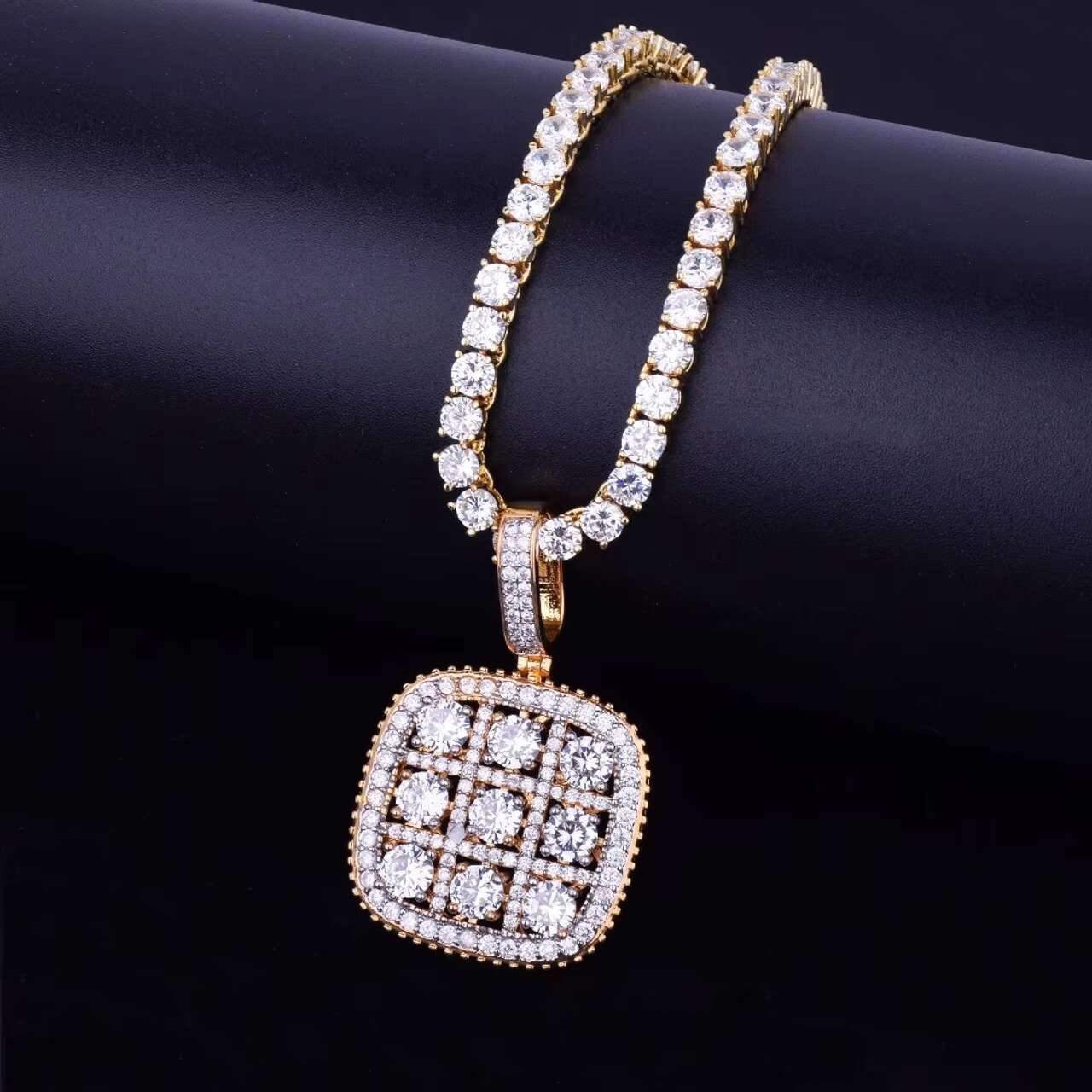 New Arrival Luxury 18K Gold .925 Silver Square Solitaire Pendant Hip Hop Style Moissanite Necklace Flooded Ice Style