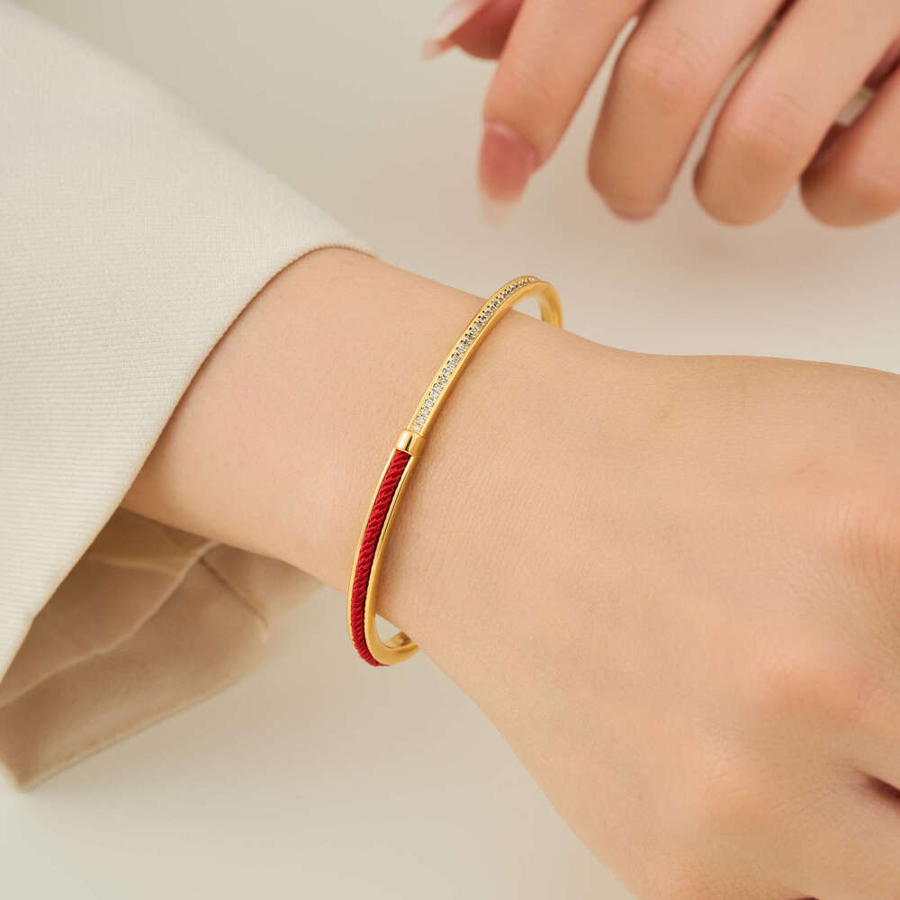 New Red String Series Micro Paved Zirconia Starry Sky Light High-end Exquisite Hand Jewelry Simple Versatile Bracelet