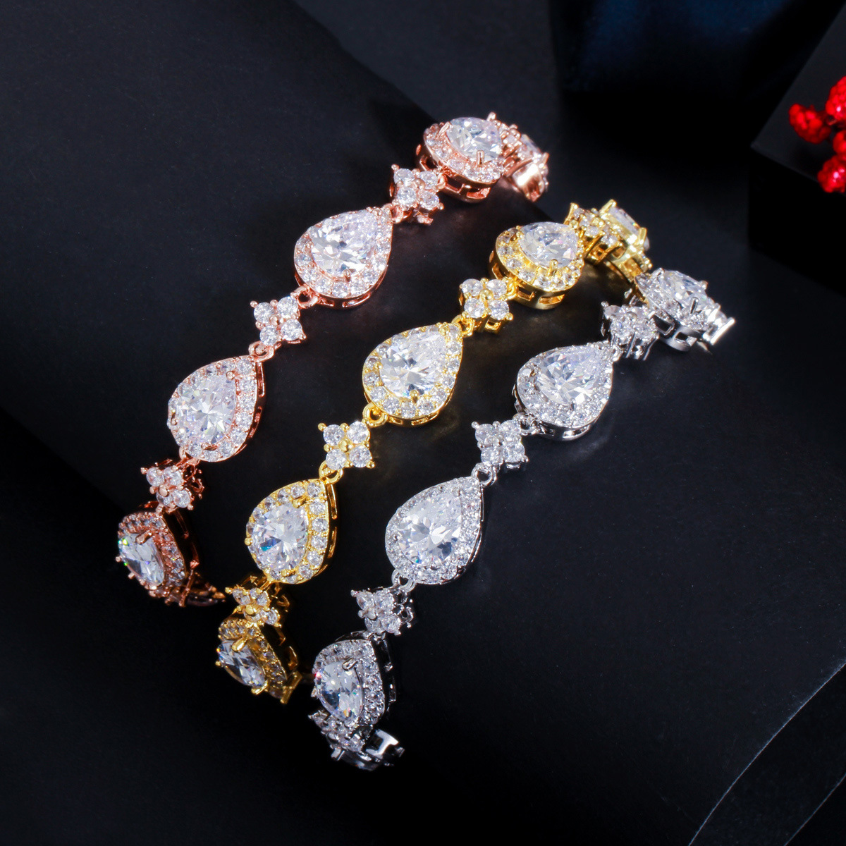 2025 Choucong Sparkling Ins Top Sell Luxury Jewelry 18K White Gold Fill Large Pear Cut 5A Cubic Zircon CZ Diamond Gemstones Women Wedding Bracelets Fo