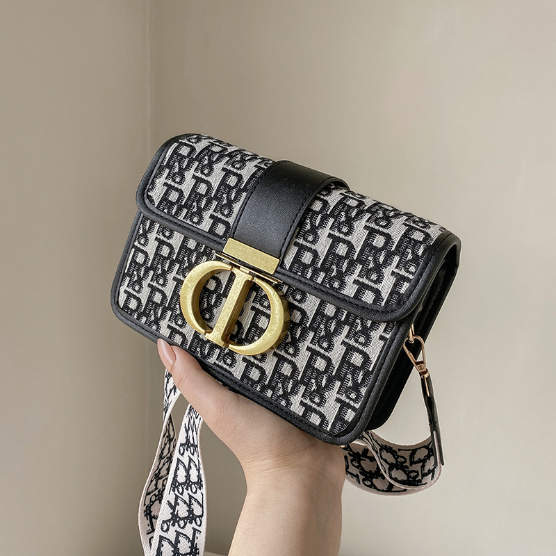 Free shipping 2025 designer Shoulder Bags for womans ladies flap lady fashion handbag womenWide shoulder strap small square bag crossbody Underarm mes