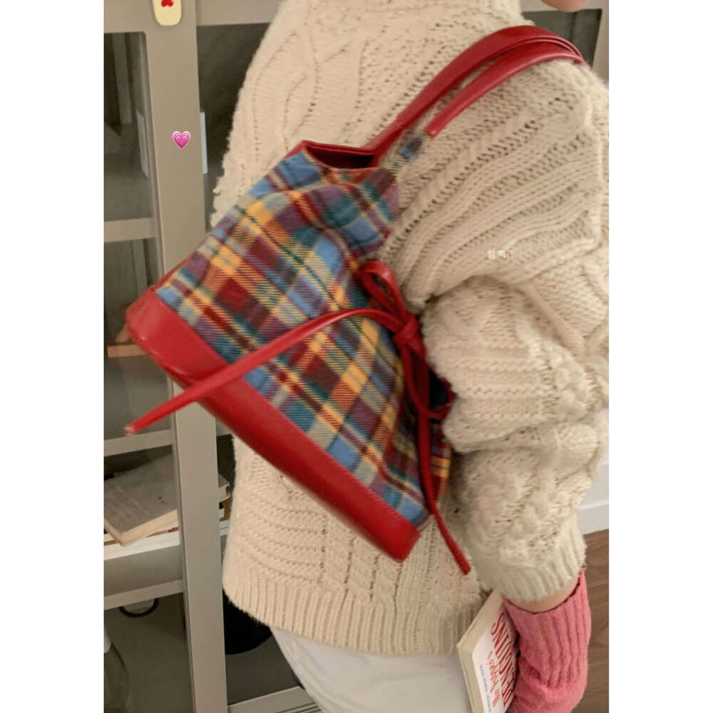 designer bag Korean Style Fashion Handheld Basket for Women 2024 New Wool Plaid Bucket Niche Texture Underarm Bag