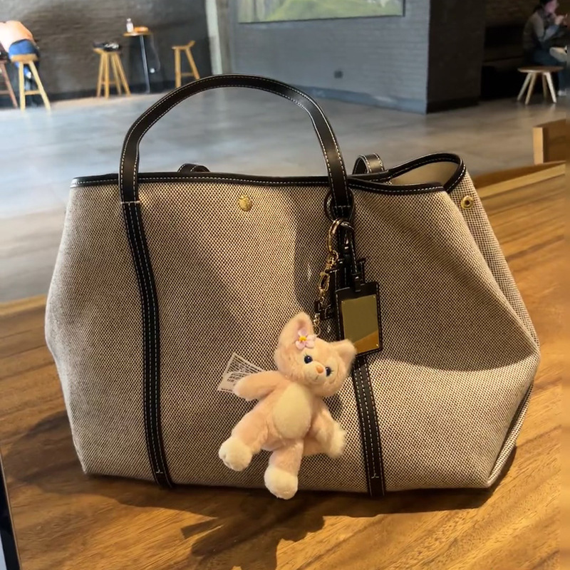 Free shipping designer bag 2025 Spring Summer New Casual Versatile Canvas Tote Bag Large Capacity Commuter Mommy Bag Women Bag Personality Trend
