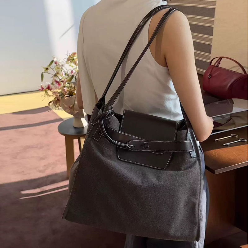 Free shipping designer bag 2024 Spring Summer New Casual Versatile Belt Canvas Tote Bag Shoulder Bag Tote Bag Large Square Bag Women Bag New