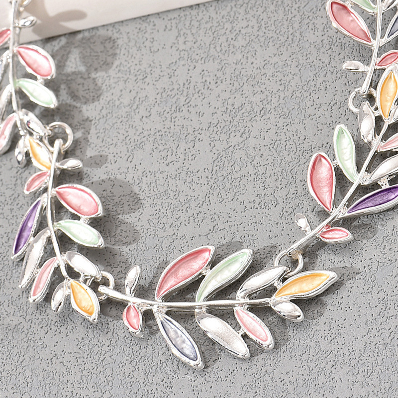 Leaf Design For Women Personality Alloy Pendant Long Chain Necklace