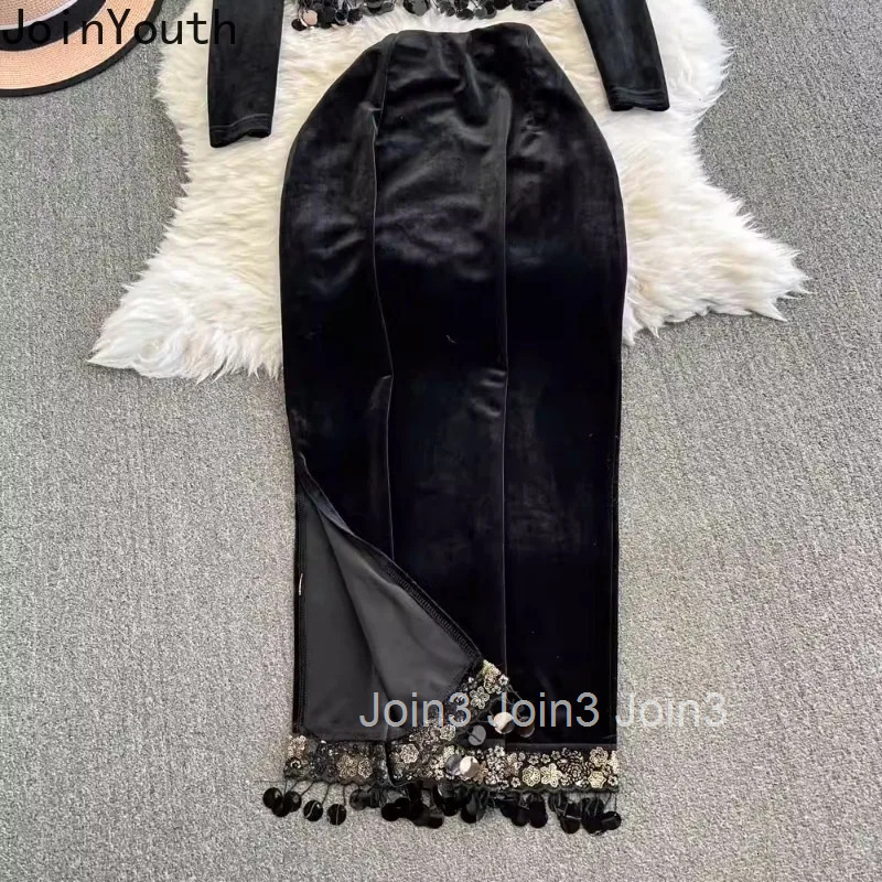 Vintage Autumn Winter Velvet Two Piece Set for Women O Neck Long Sleeve Sequins Tassel Tops Split Bodycon Midi Skirt Suit 7p112