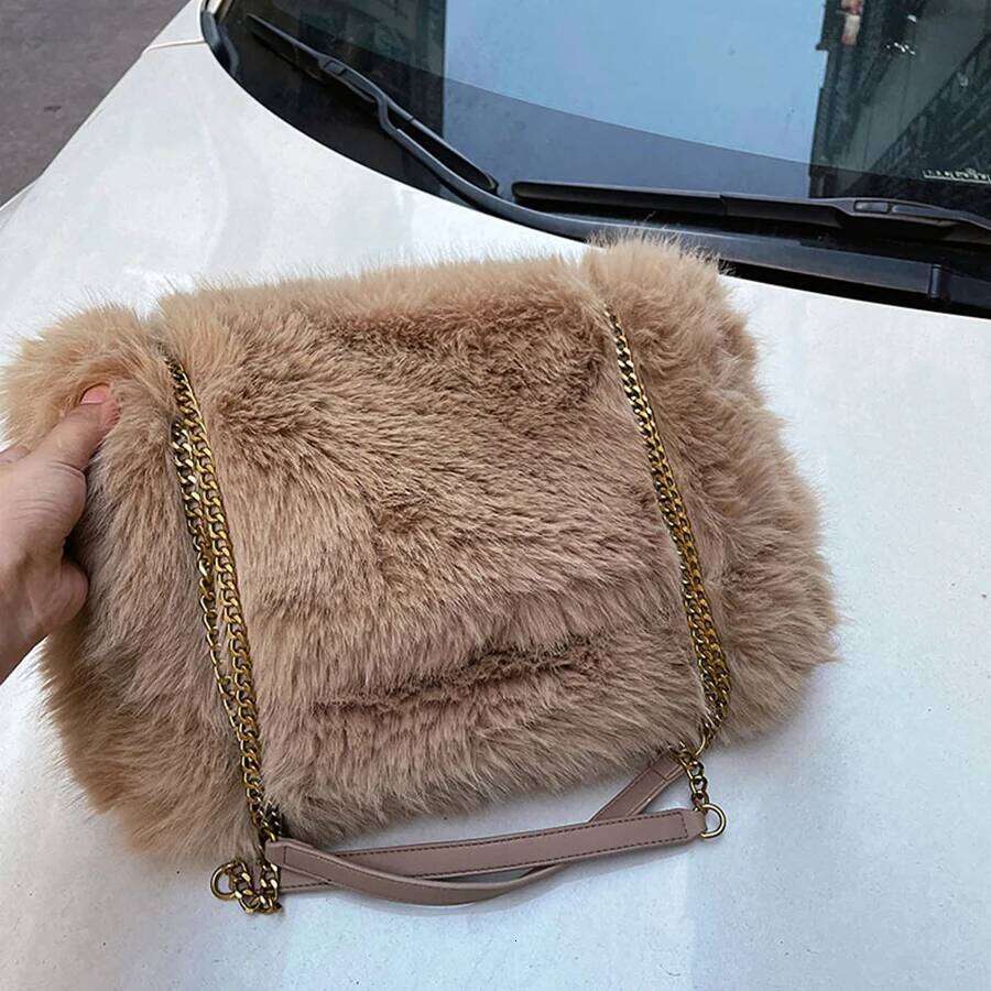 Large Capacity Streetwear Fur All-Match Women Totes Chains Fluffy Winter Commuter Shoulder Bags Moda Advanced Handbag Sac 2025/06/22