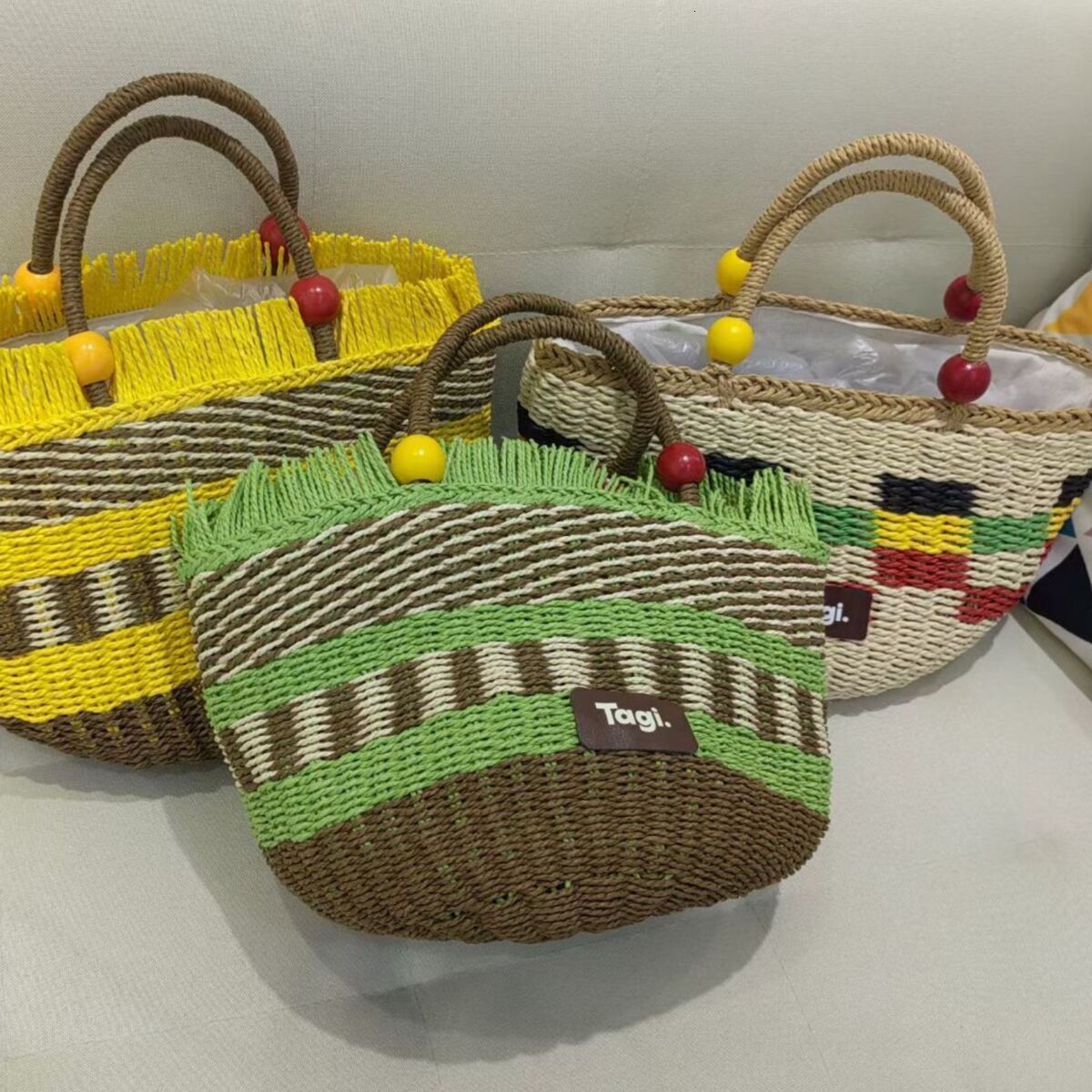 Free Shipping Wooden Fruit Woven Handbag Tagi Fruit Picnic Basket Beaded Large Capacity Vacation Casual Bag Luxury Designer Handheld Straw Bag