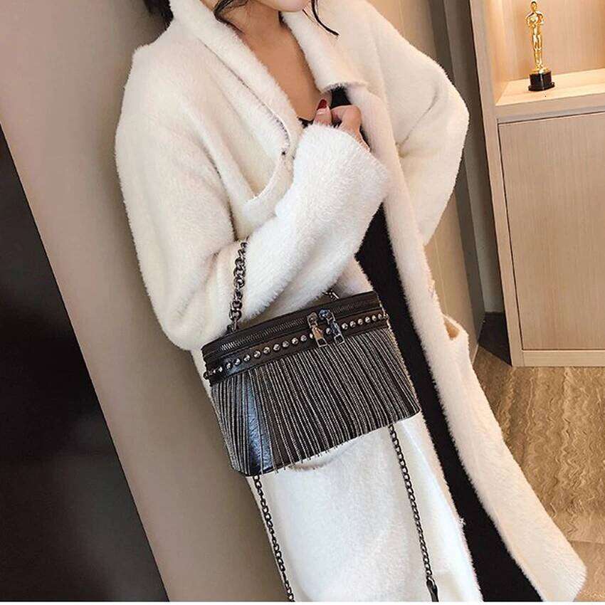 Designer Cylinder Bag Ladies Fashion Rivet Shoulder Bags Fringed Small Mobile Phone Crossbody Purse Summer Chain Borse