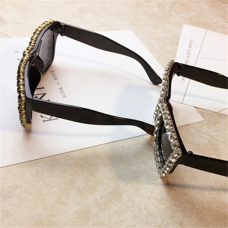 Oversized Rhinestone Frame Square Sunglasses Ladies Diamond Glasses Fashion Sun Glasses UV400 Shades for Women 250617