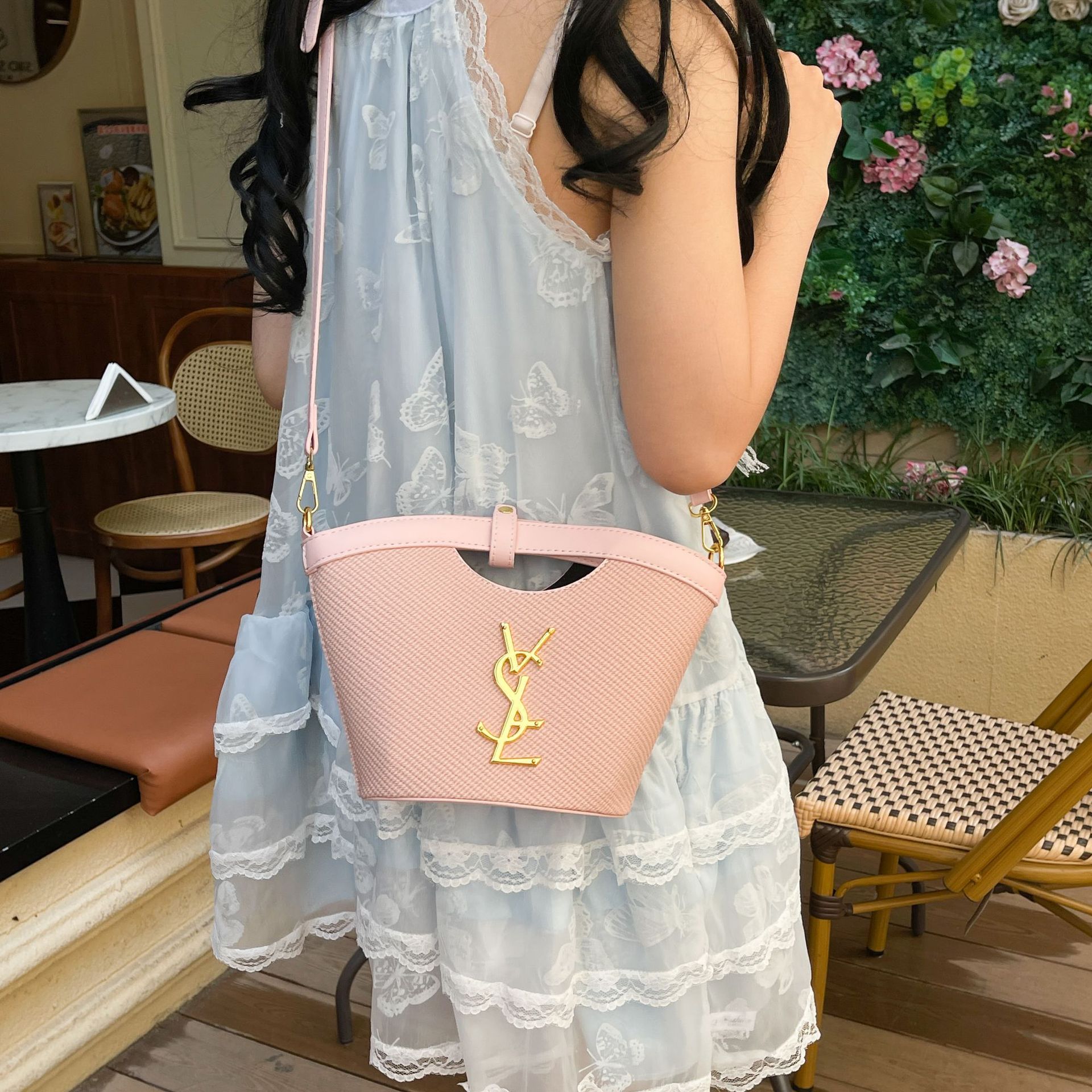 Designer clothing 2025 new Spliced woven pattern women's bag Trendy and Luxurious Single - shoulder Bucket Bag
