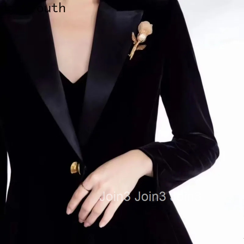 Temperament Jackets Womens Clothes Office Lady Black Velvet Tops 2025 Ropa Mujer Vintage Korean Outwear Slim Fit Chic Coats