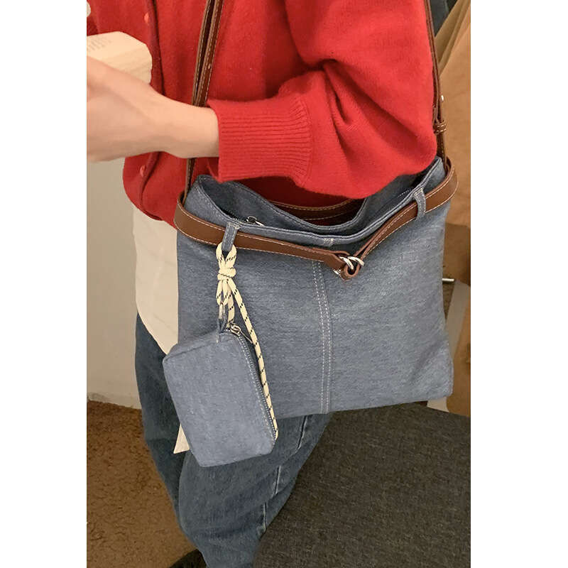 designer bag Minimalist Large Capacity for Women 2024 New Fashion Commuter Tote Versatile Shoulder Underarm Bag