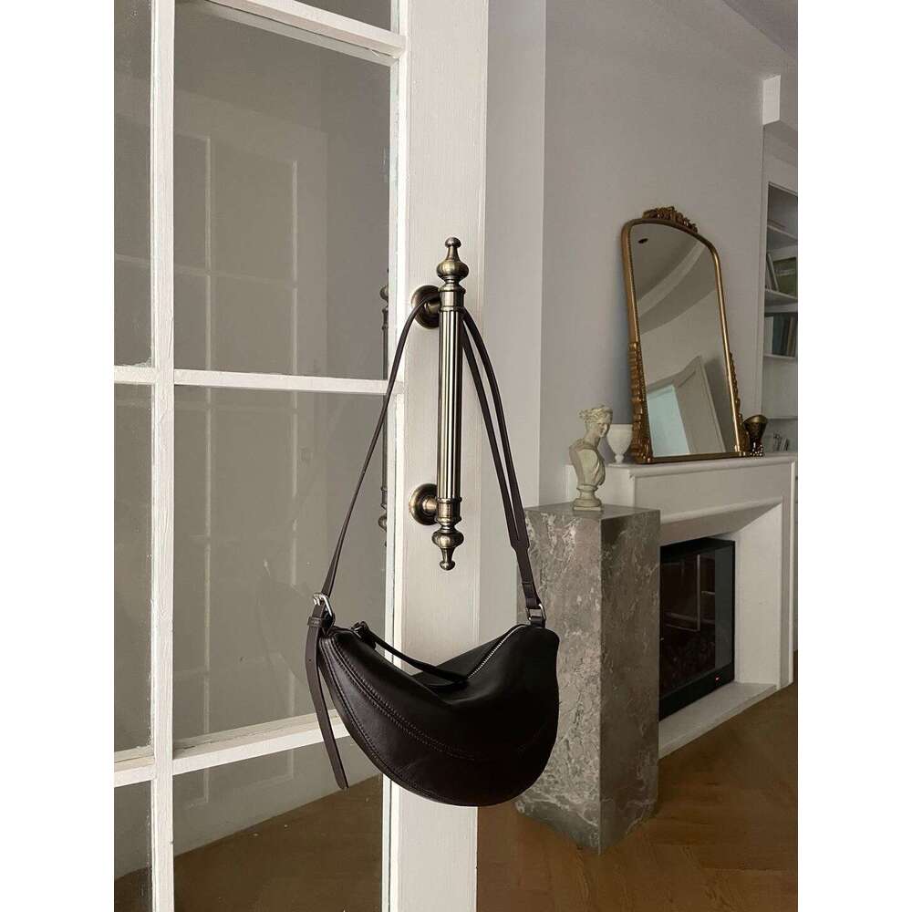 Free shipping fashion designer bag Luxury Top Layer Sheepskin Shoulder Genuine Leather Women s High end Fashion Versatile Crossbody Casual Commuter Sm