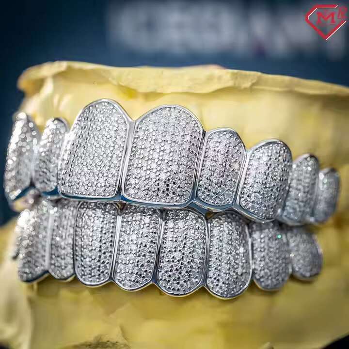 Hip Hop Moissanite Teeth Grillz Custom Vvs Iced Out Round Diamond Silver 925 Moissanite Grillz