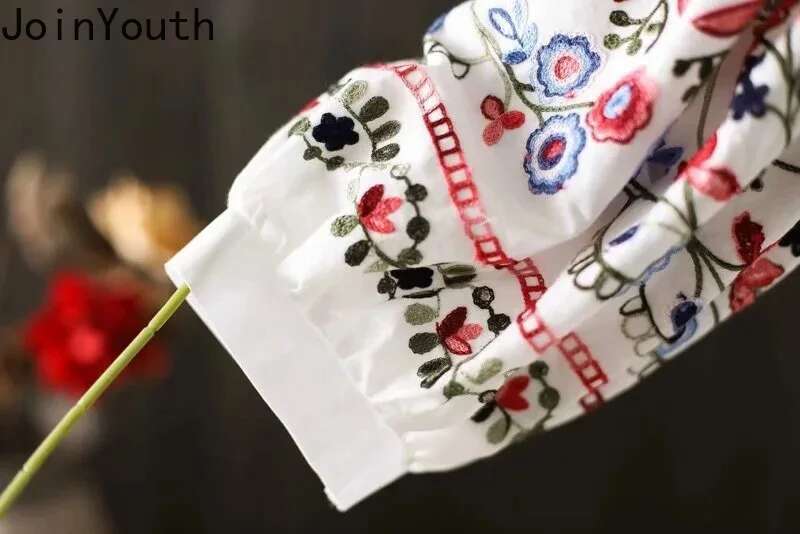 2025 Blusas Mujer De Moda Womens Clothing Vintage Blouse Chic Embroidery Floral Long Sleeve Shirts Lantern Sleeve White Tops