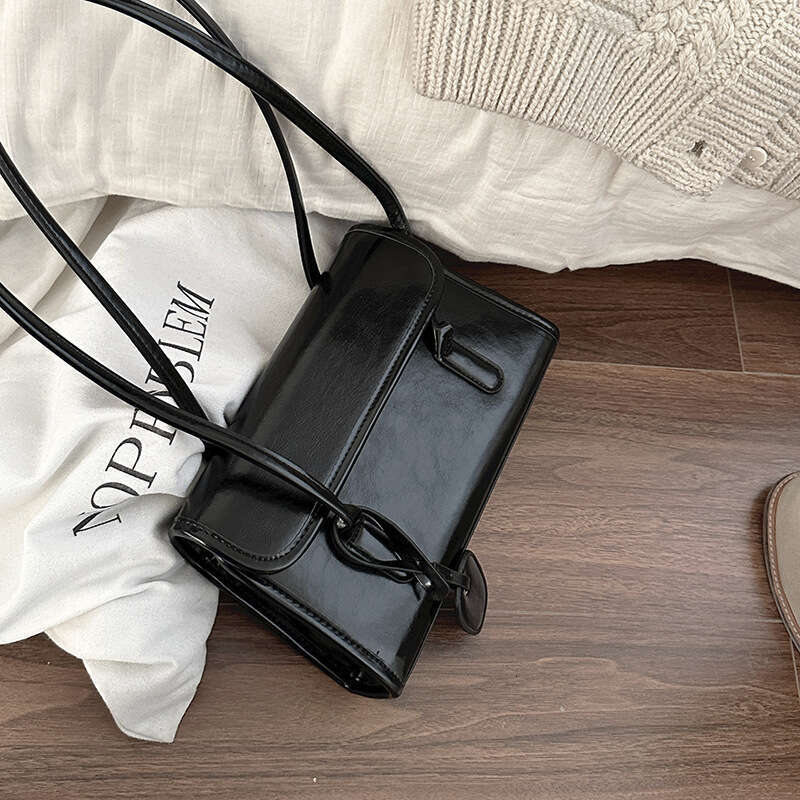 French designer bag Style Niche Commuter Shoulder Bags 2023 New Simple Briefcase Versatile Underarm Bag Women's Handbag