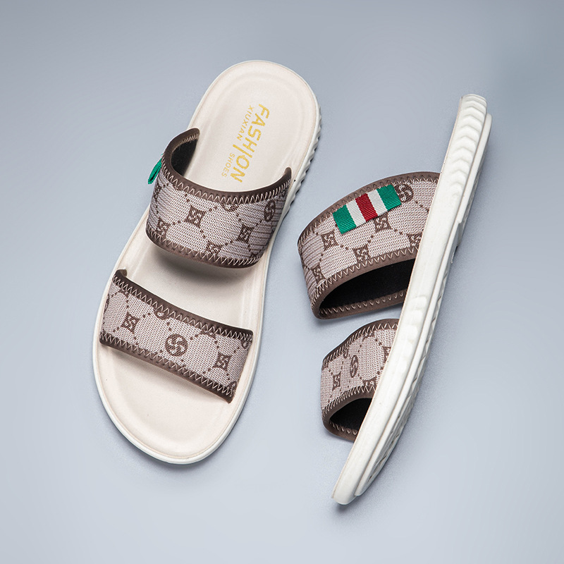 Designer's summer new flip-flops, outdoor fashionable and trendy men's sandals, casual soft-soled anti-slip slippers, breathable canvas men&