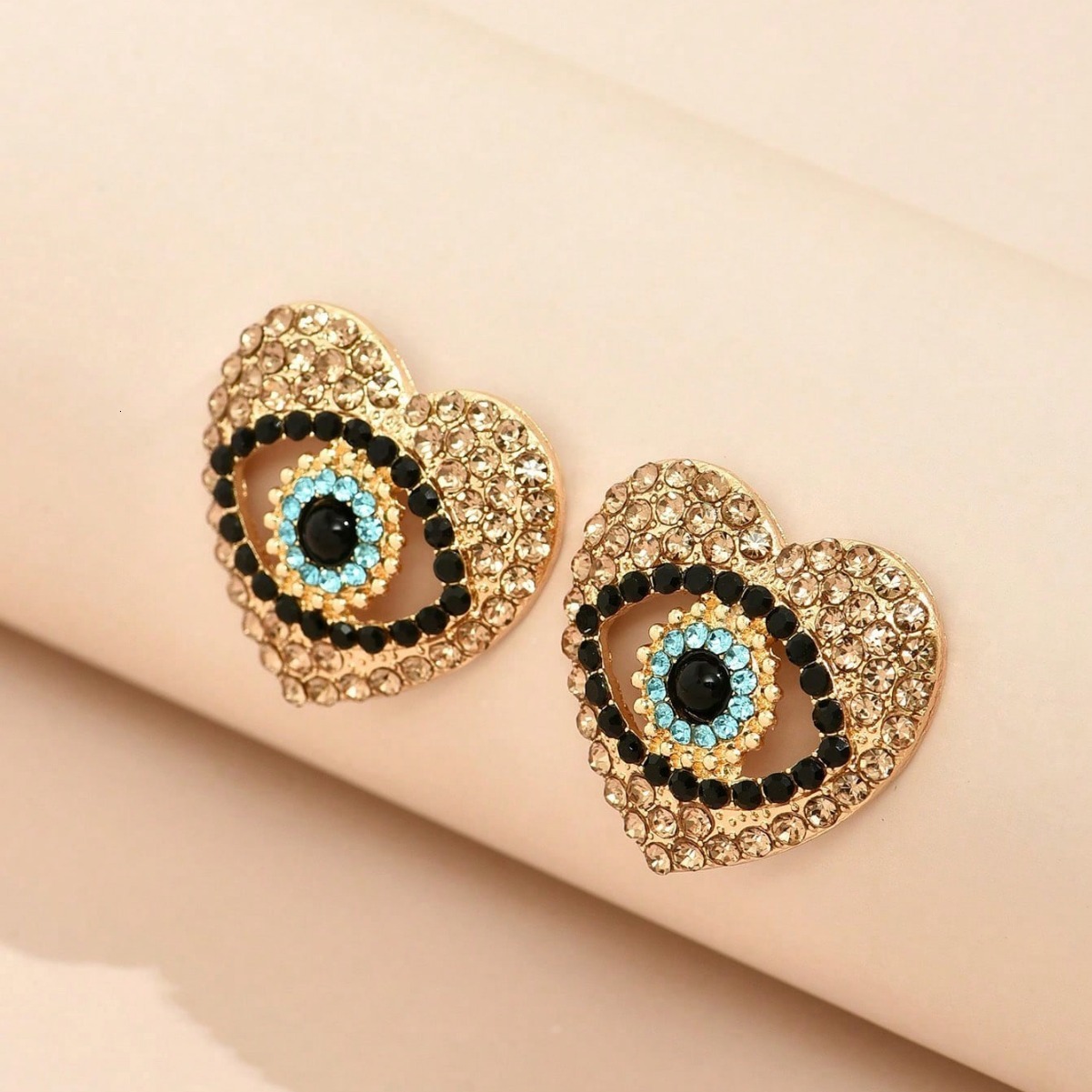 Fashion Heart Inlaid New Personality Hlow Angel Eye Earrings Creative Ear Jewelry