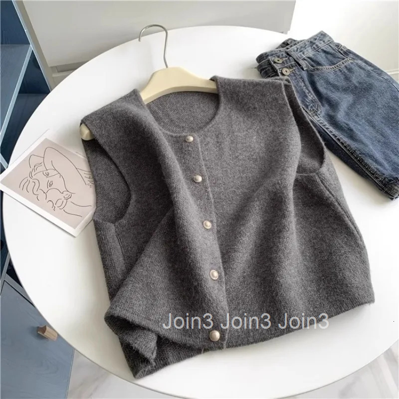 O-neck Vintage Vest for Women 2025 Ropa Mujer Sleeveless Korean Waistcoat Loose Single Breasted Knitted Tanks Tops Female 27t929