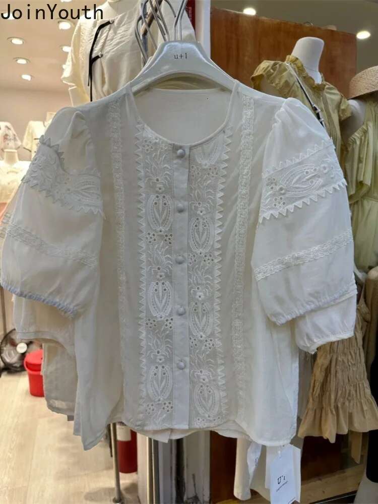 Women Clothing Vintage Blouses Temperament Lady Tops O-neck Short Sleeve Tops Chic Lace Embroidery Shirts 2025 Camisas De Mujer