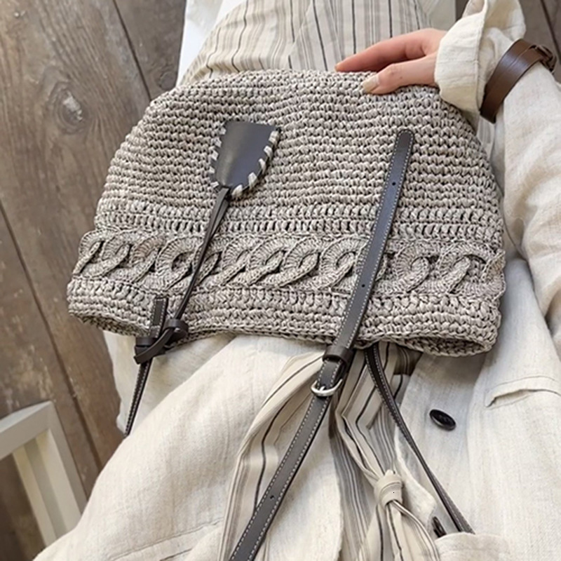 Free shipping designer bag Trendy New Women Bag 2025 Summer Straw Bag Fashion Versatile Beach Woven Bag Shoulder Bag Crossbody Handbag Trendy