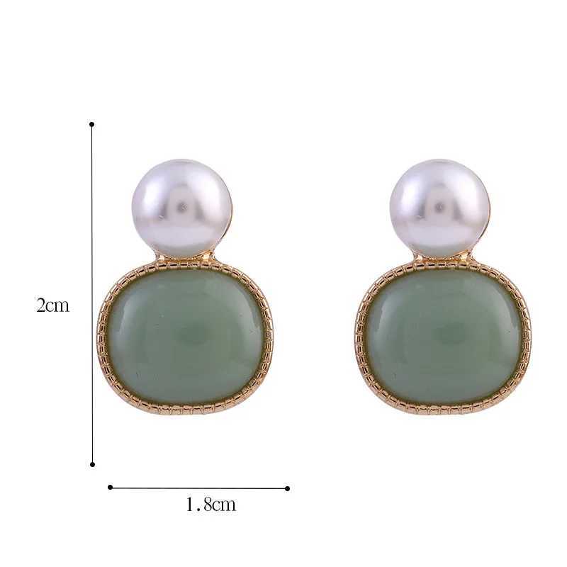 Retro Simple Imitation Baroque Pearl Clip-on Earrings Vintage Round Resin Green Stone Clip Earrings Without Piercing for Women XJ250623