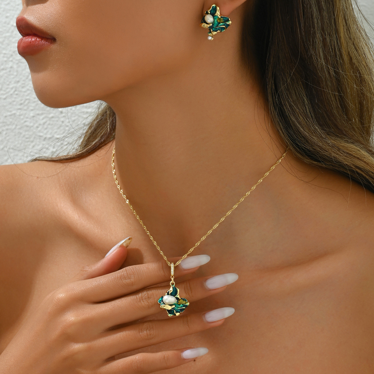 Fashion Style Women's Oil Drip Geometric Necklace And Earring Set Pearl Inlaid Design Choker