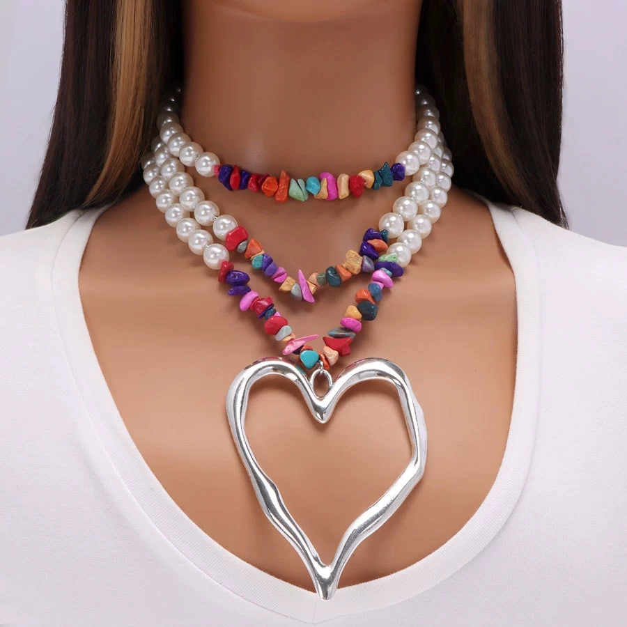 Pearl multi-layered large heart pendant, turquoise necklace, fashionable and exaggerated design sense, collarbone chain, spicy girl personality neckla