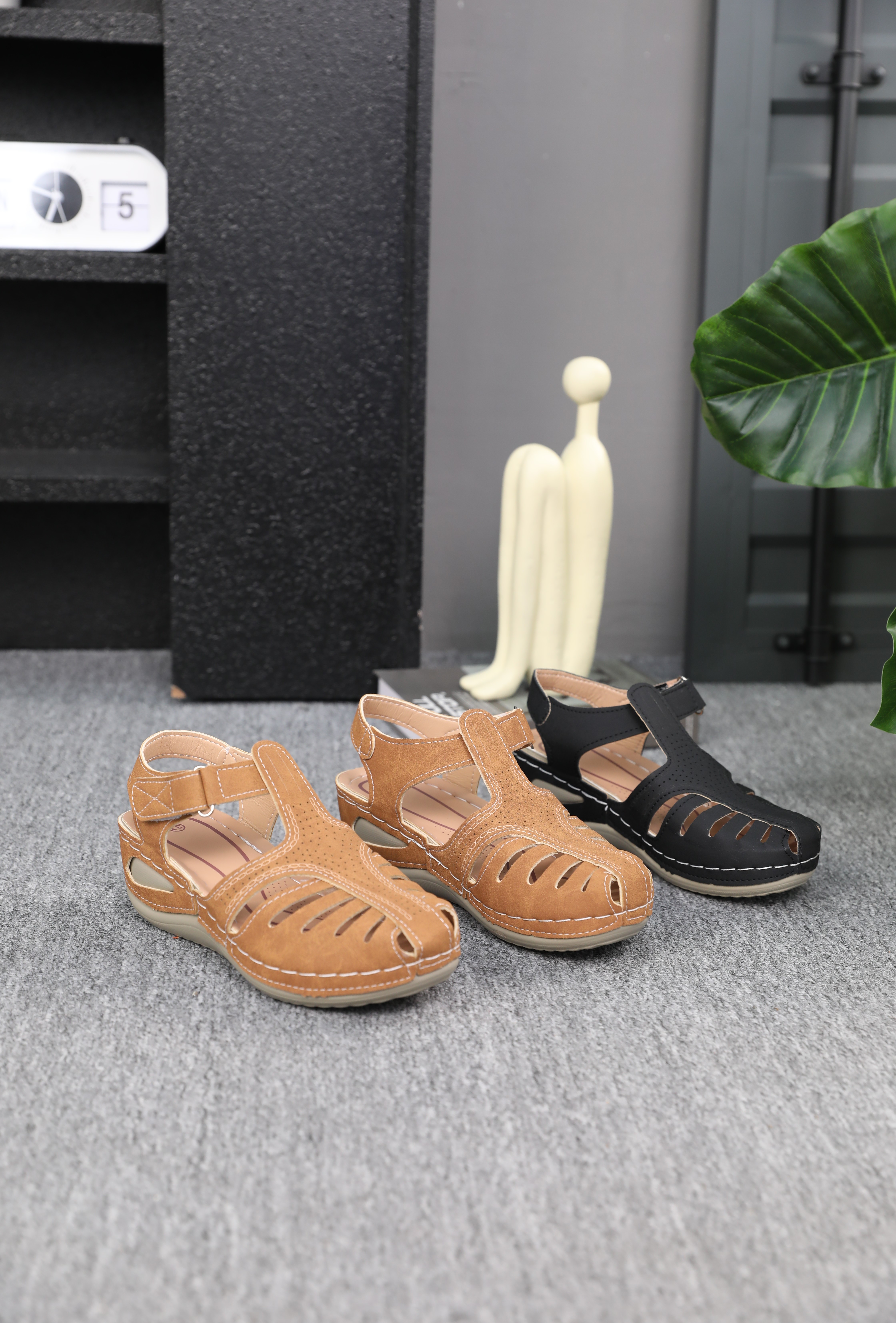 022-Women's foreign trade plus size retro toe sandals women's summer fashion classic cave shoes, thick-soled round toe oblique heel octopus 