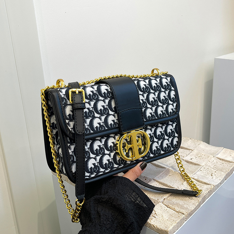 Free Shipping Designer Bag Embroidered Vintage Bag High-end Handmade Bag For Women Trending Small Bag Light Luxury Fashion Retro Luxury Bag Shoulder C