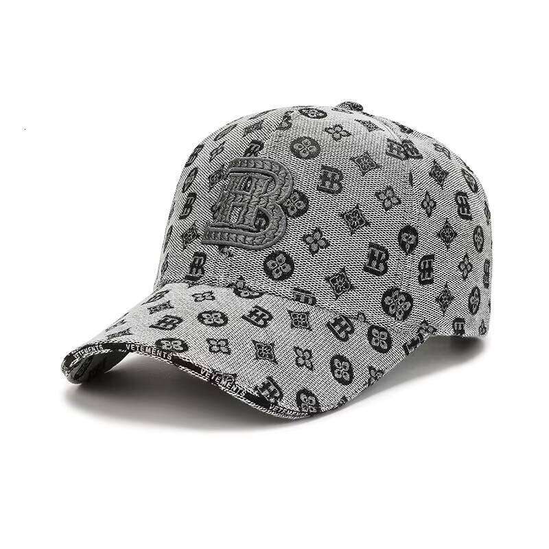 Men's and Women's Outdoor Adjustable Hat Embroidered Letter Logo Baseball Cap