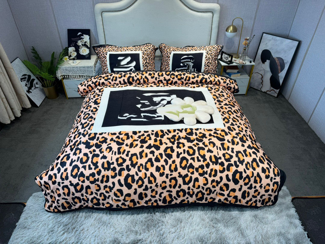 Comfortable Four-Piece Lightweight Milk Fabric Bedroom Linen Ensemble Ideal for Cooler Seasons