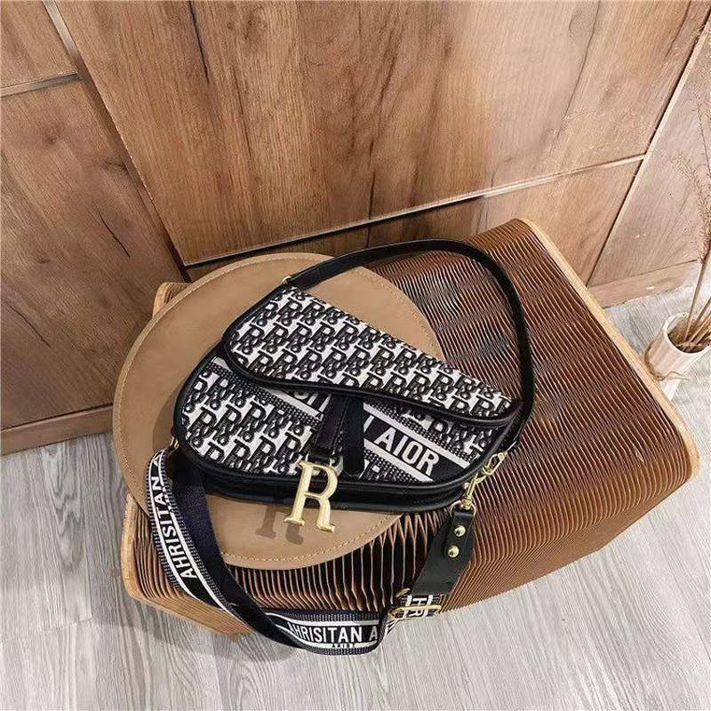 designer bags Women bags Trendy Small Clutch Purse Saddle Shoulder Bag Underarm Handbag Satchel HandBag Crossbody Bag 111