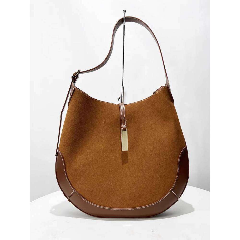 Contemporary Patterned Handbag Durable Multi-Functional Travel Companion