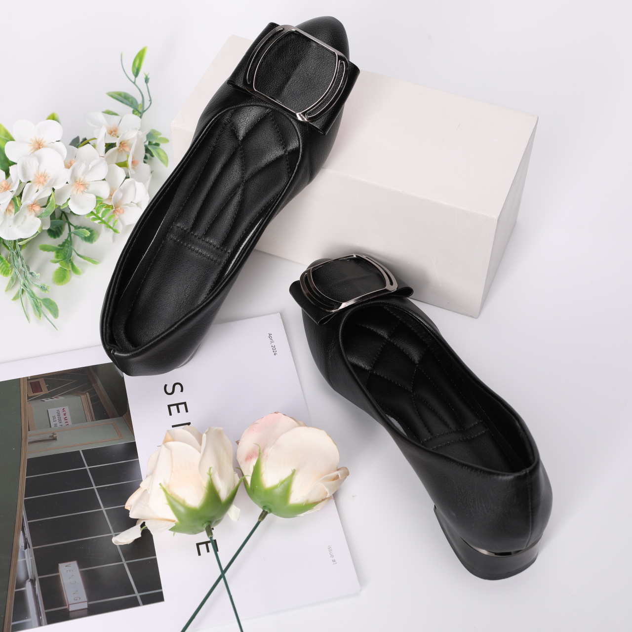 5536-Women's Spring New Fashion Pointed Toe Cover Thickened Sole Large Size for Parties and Office Women's Light Metal Buckle Casual Fashion
