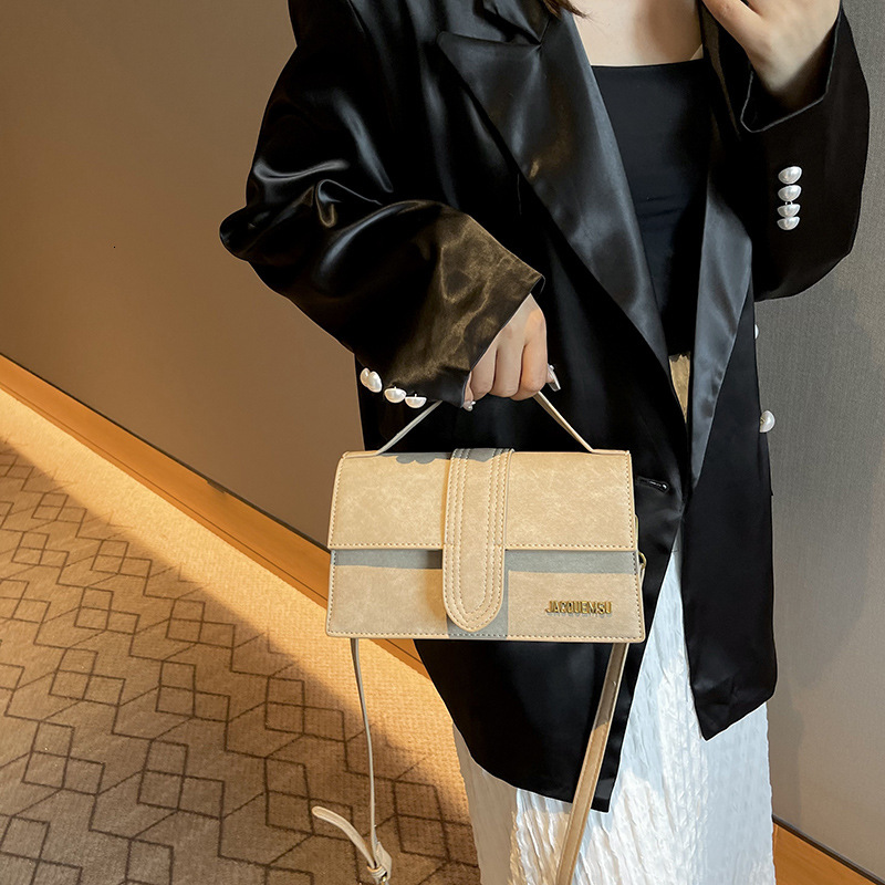 Free Shipping Designer Bag Trendy Luxury Bag Bag 2024 New Winter Internet Celebrity Fashion Versatile Single Shoulder Textured Letter Crossbody Women&