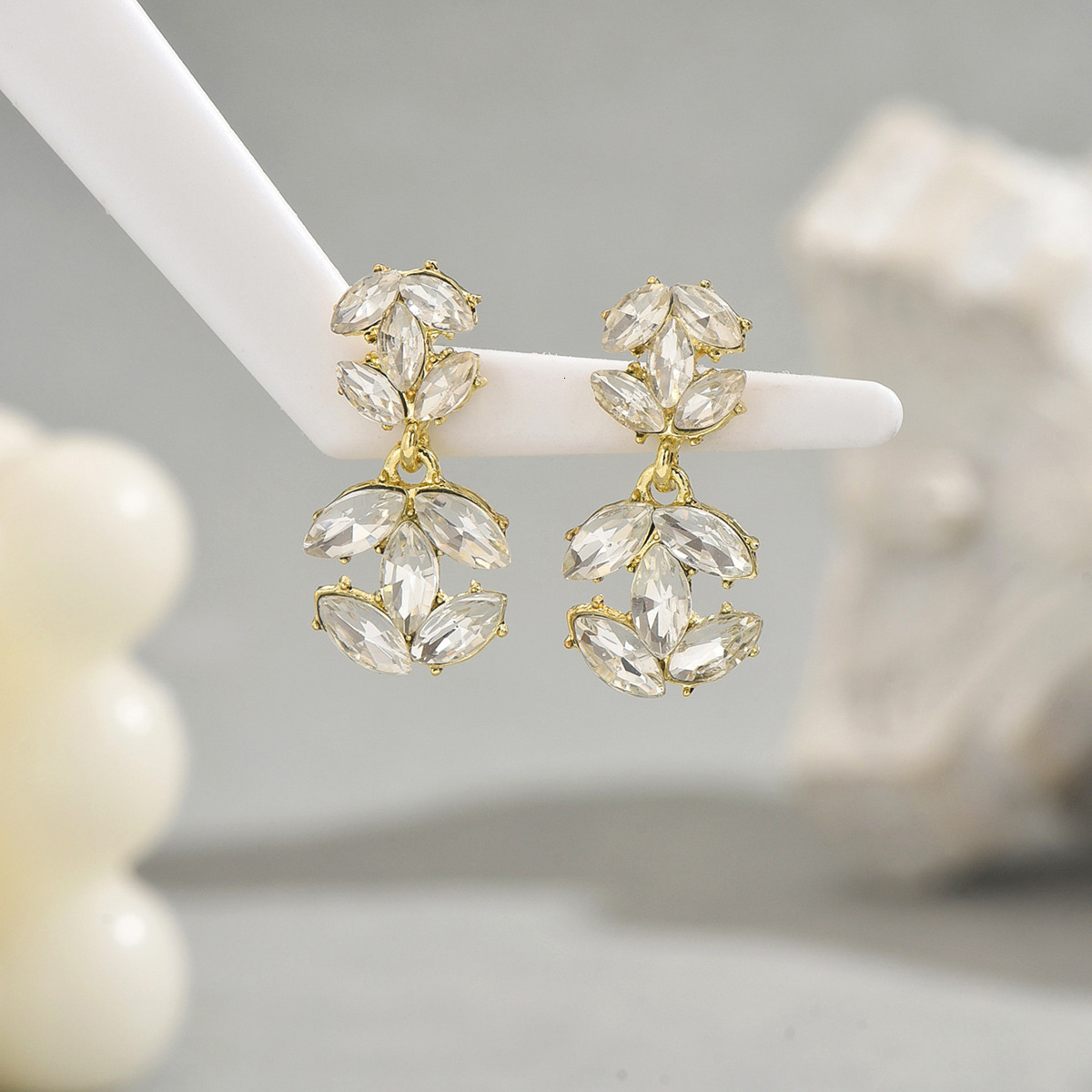 New Women's Personality Inlaid Crystal Design Light Stud Earrings for Women