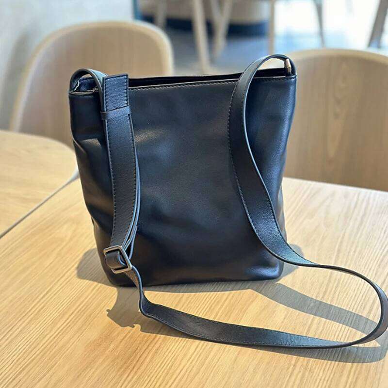 2025 New Japanese Casual Cowhide Crossbody Retro All-Matching Women's Shoulder Bucket Bag Soft Leather
