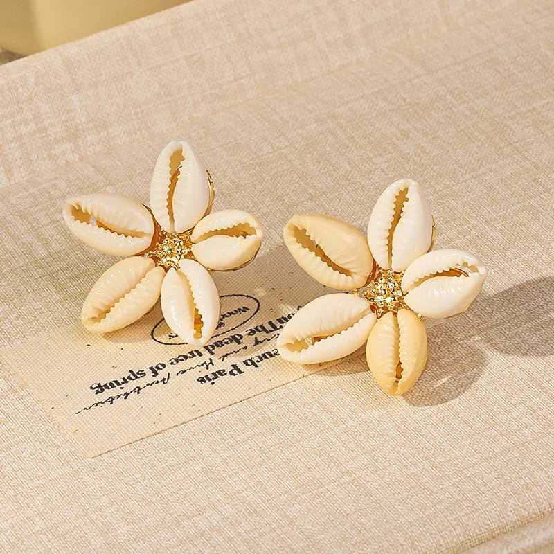 Bohemia Shell Stud Earring for Women Summer Beach Pearl Conch Drop Geometric Earring Girls Fashion Wedding Jewelry Gifts XJ250623