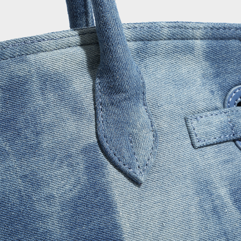 2025 New Designer Denim Bag Shoulder Bag Large Capacity Crossbody Bag High-Grade Denim Handbag Envelope Bag Locking Decoration